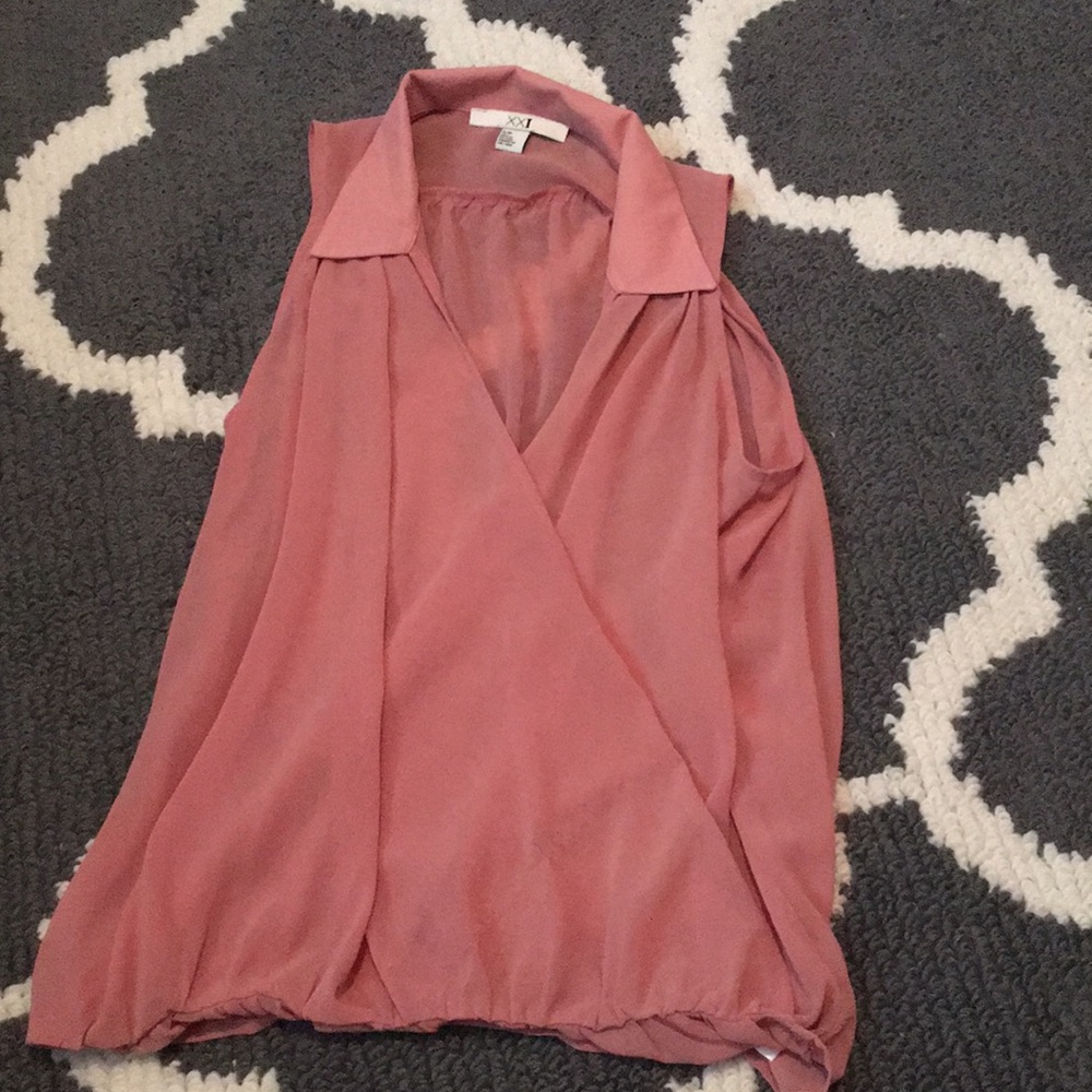 Mauve sleeveless blouse